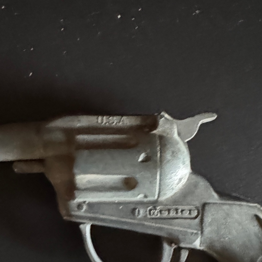 Vintage Toy Revolver Set - Picture 3 of 7